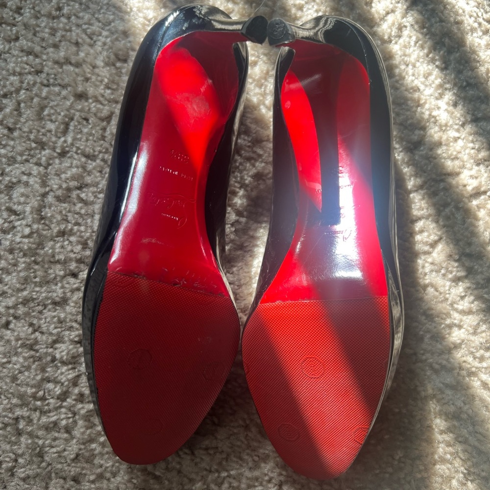 Christian Louboutin - Picture 2 of 10
